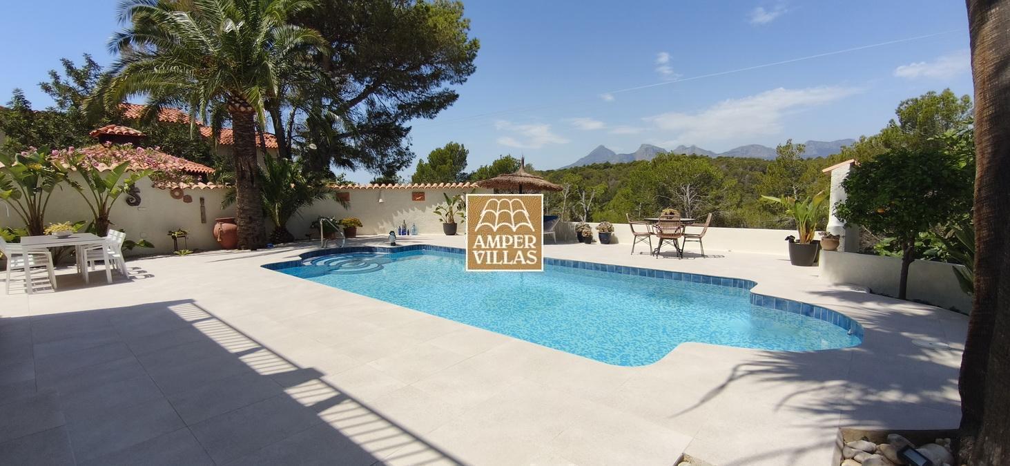 An exclusive property, offering privacy and surrounded by nature